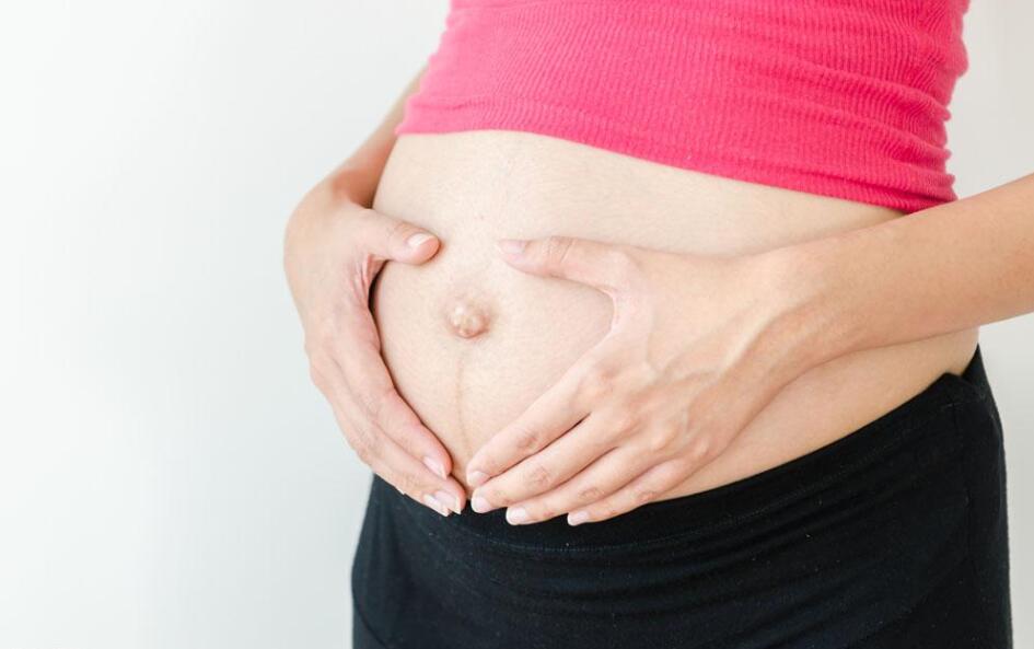 怀孕初期出血孕酮低能保住胎儿吗,孕期孕酮低会造成什么影响