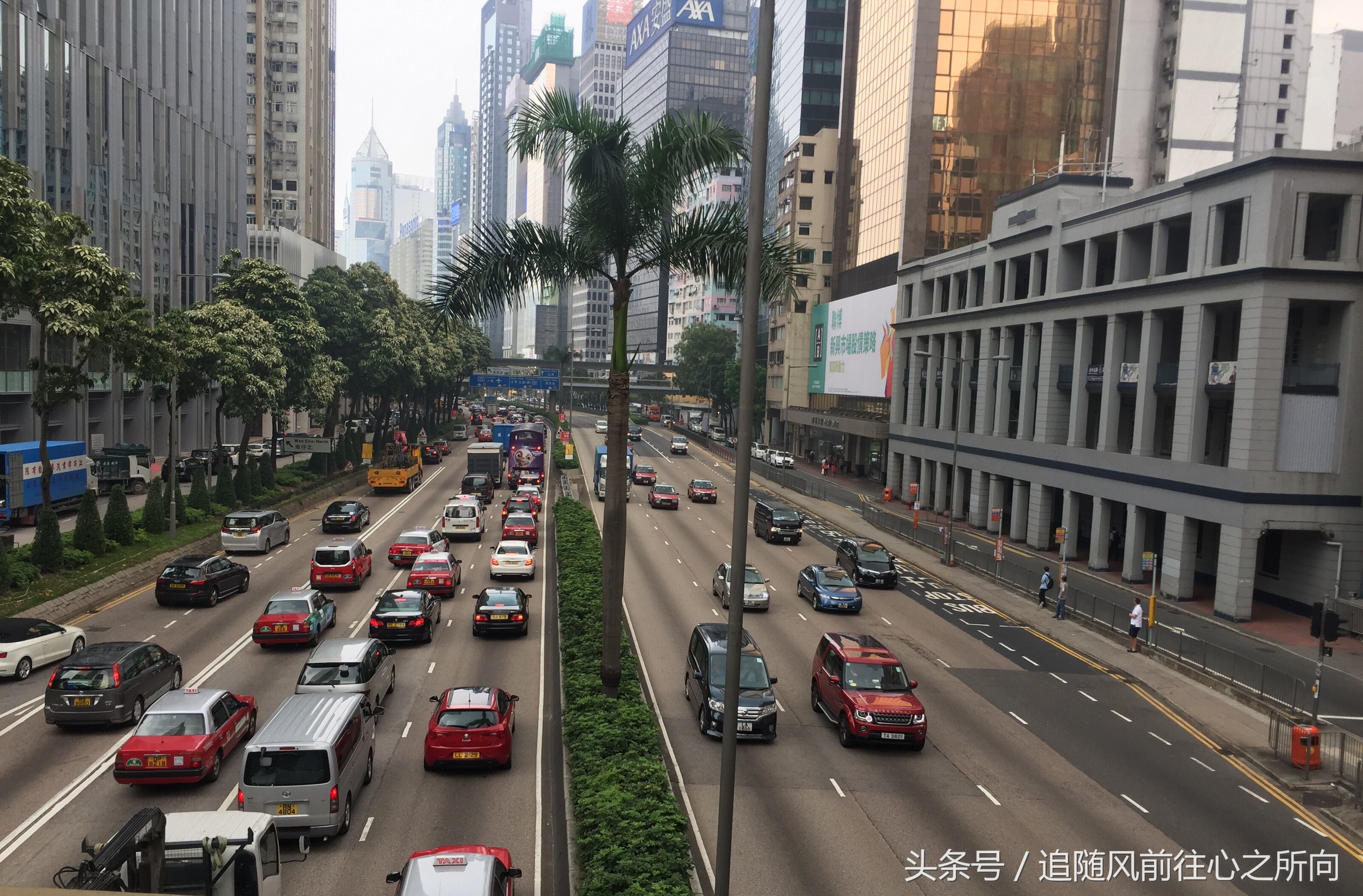 跟团旅游有什么好处和坏处英文,跟团旅游的好坏处