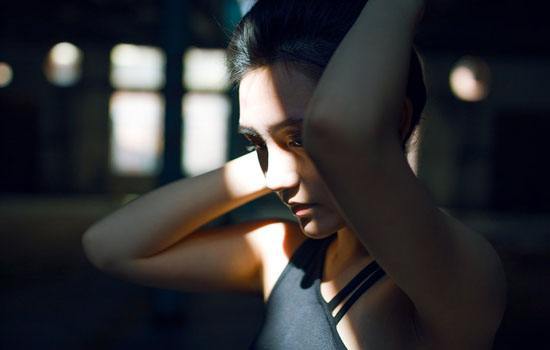 双子座女生刚认识的表现,双子座的女生全部资料