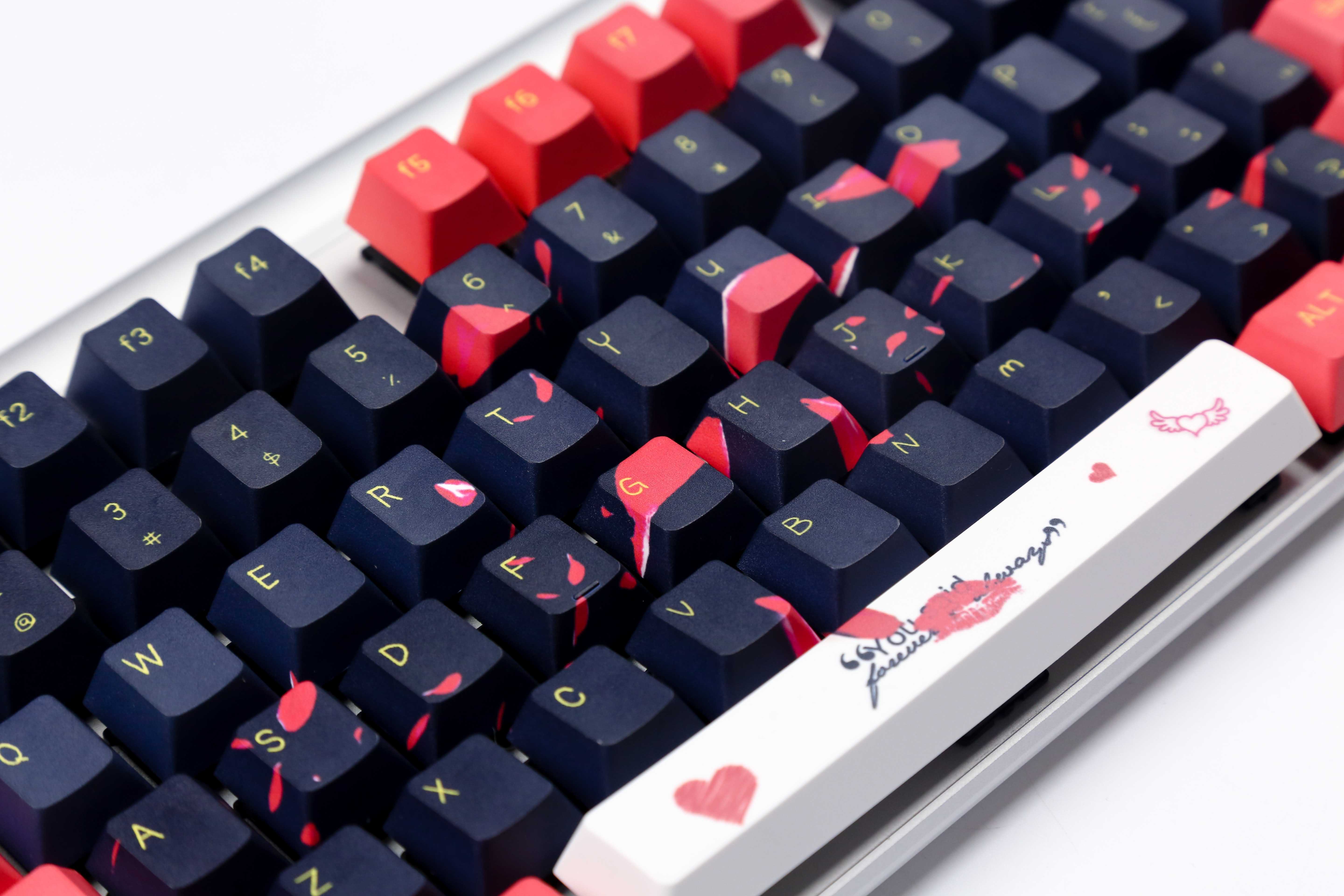 樱桃8.0定制款,樱桃8.0和8.2哪款值得购买