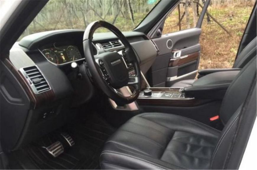 车友展示老板路虎，无意间看到购车发票，购置税能买一辆中级车？