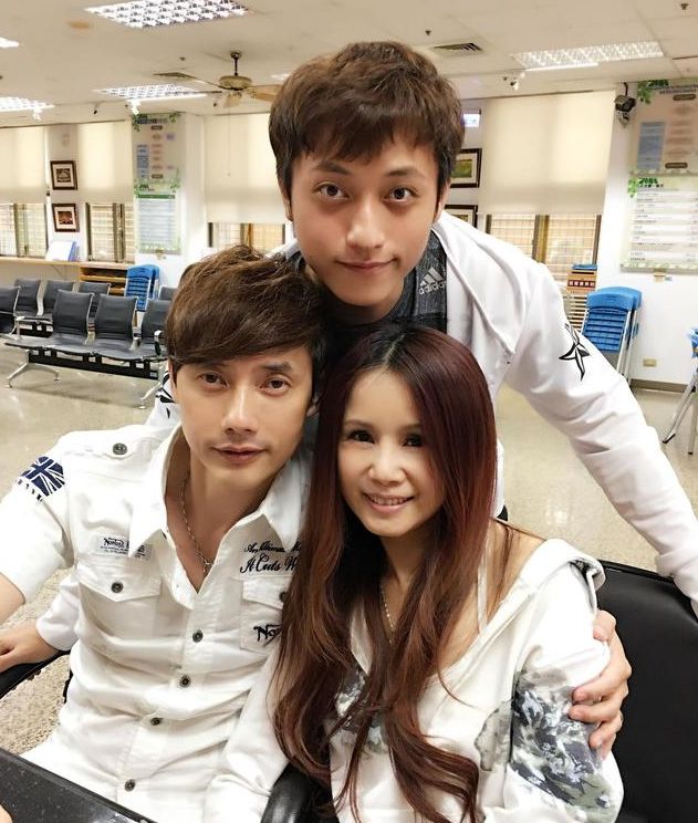 包伟铭图片,包伟铭照片