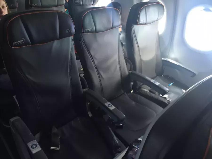 经济舱有啥福利,公务舱可以享受哪些经济舱服务