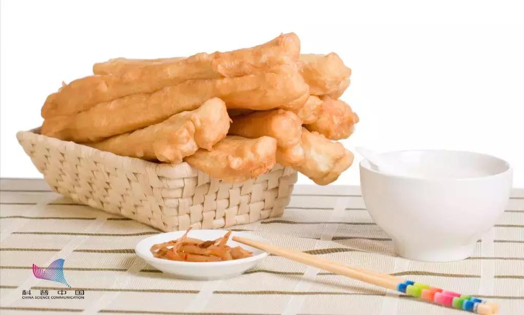 油条里加明矾洗衣粉,油条里放洗衣粉是真的吗