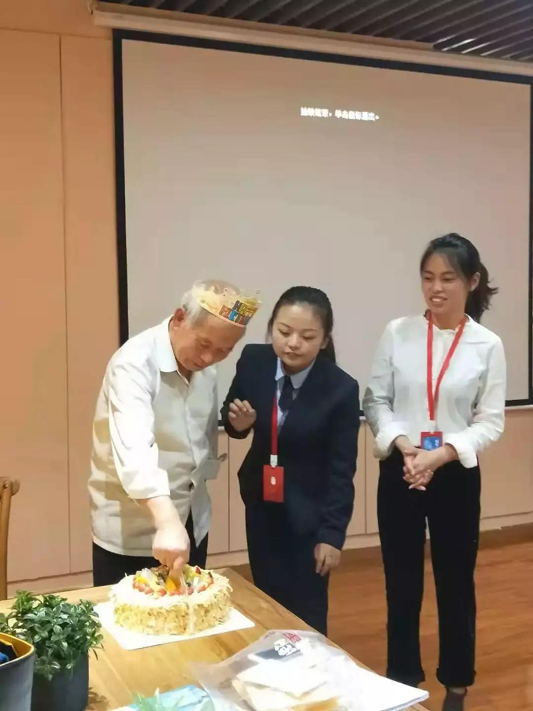 侨亚旅居线*体下**验店开业了