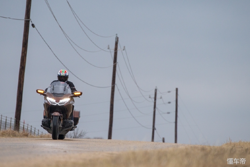 本田金翼gl1800试驾,2022款本田金翼视频试驾