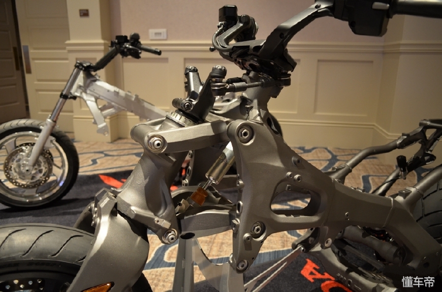 本田金翼gl1800试驾,2022款本田金翼视频试驾