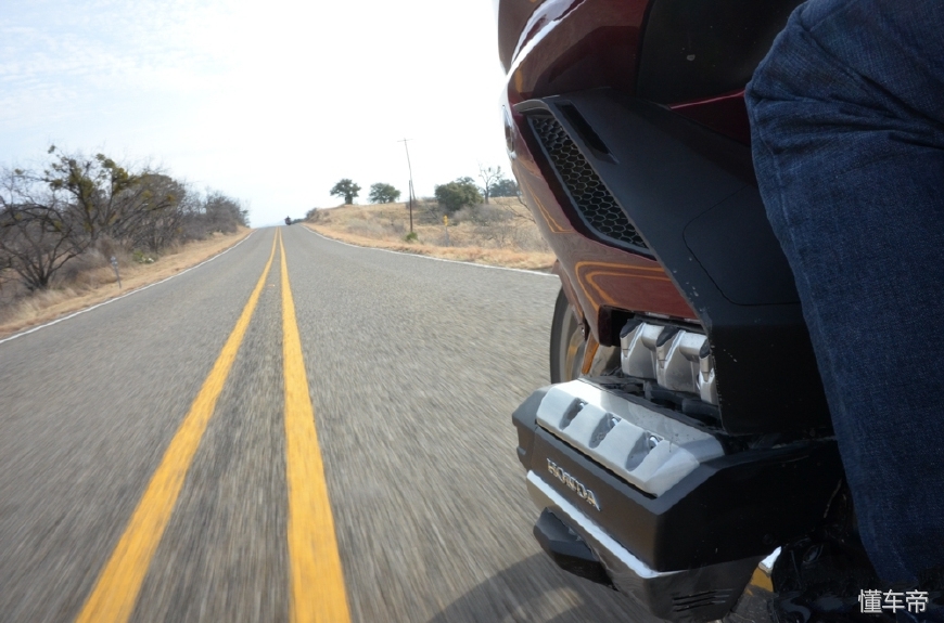 本田金翼gl1800试驾,2022款本田金翼视频试驾