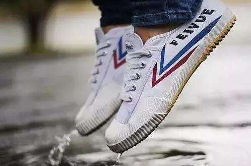 这双鞋子真的又小众又好穿,法国最受国民喜欢的休闲鞋