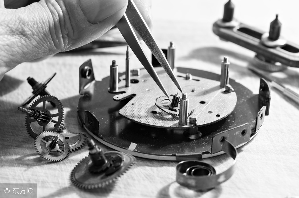 解放路的钟表修理店文/雒福秀