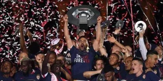 足坛最后的教父 他帮摩纳哥赚了8亿竟遭下课？！