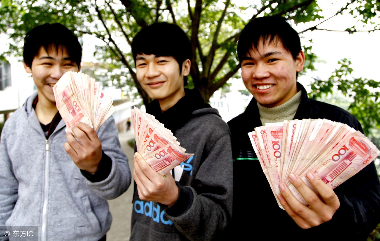 骚年，还打啥LOL撩啥妹子，大学生快速赚钱指南了解一下吧！