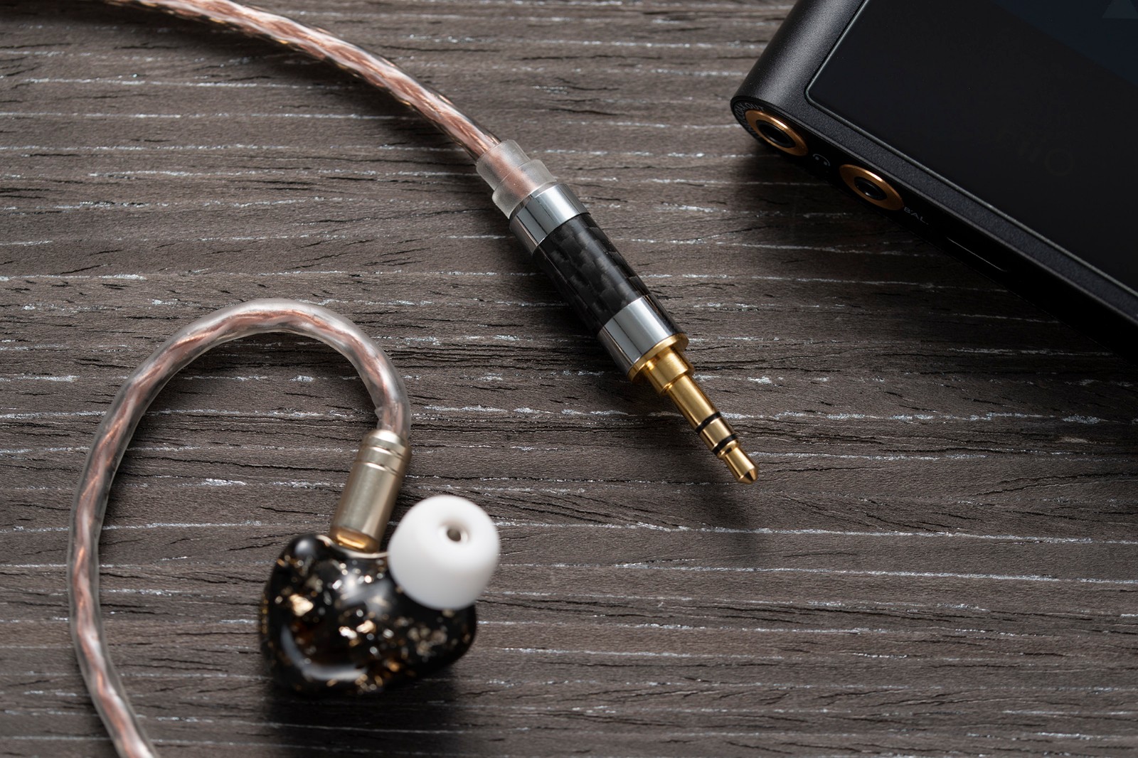 水黄鹂hifi版对比森韵乌金,森韵乌金耳机怎样