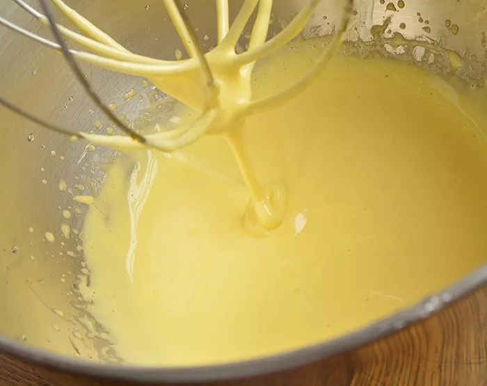 原来蛋糕制作如此简单,做出来的慕斯蛋糕太硬怎么回事