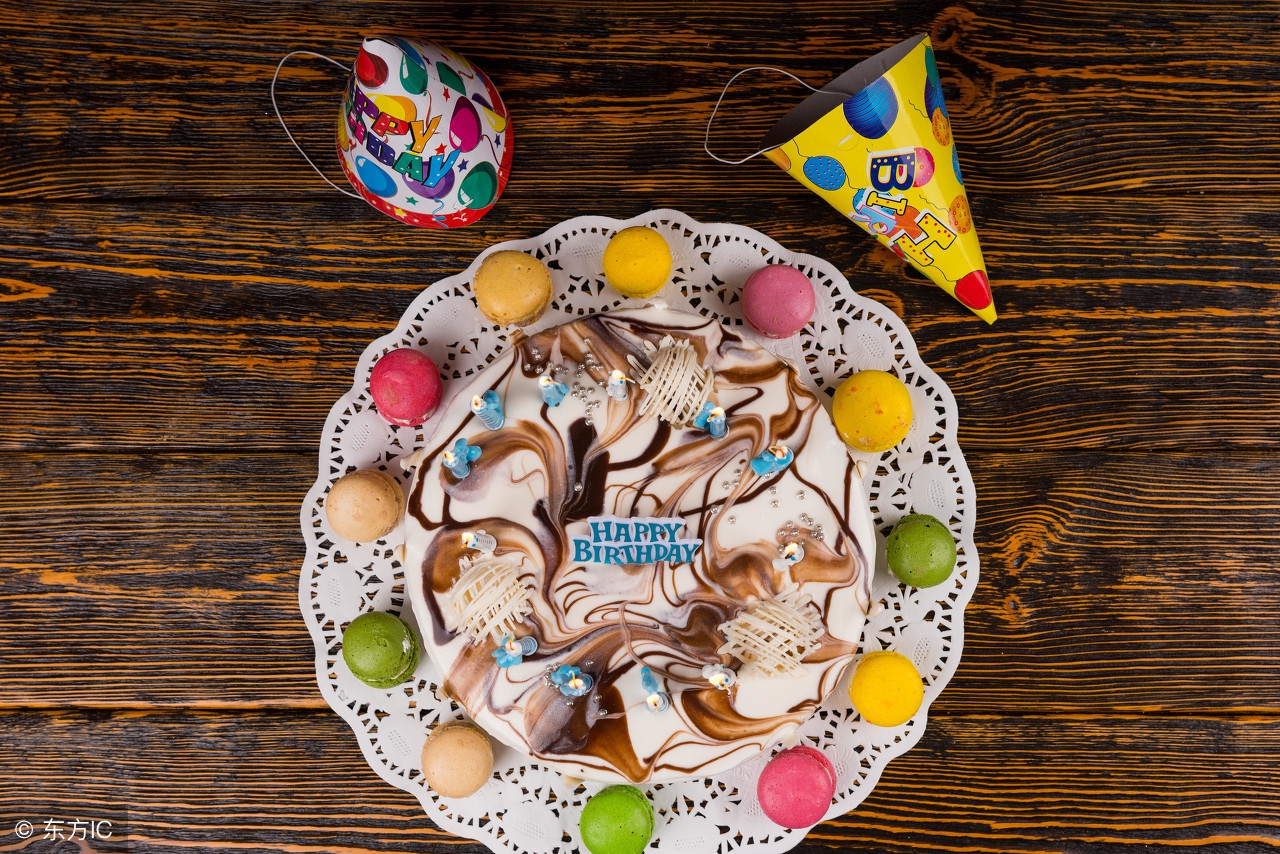 2岁宝宝反反复复发烧尿液发黄,2岁孩子尿是红色