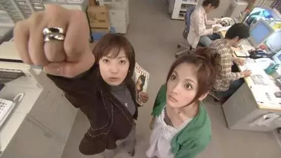 我喜欢上了我的女闺蜜怎么办,我喜欢上一个公司的同事怎么办