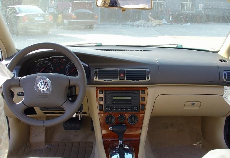 手握30万选汽车还是摩托,手握3万买什么车