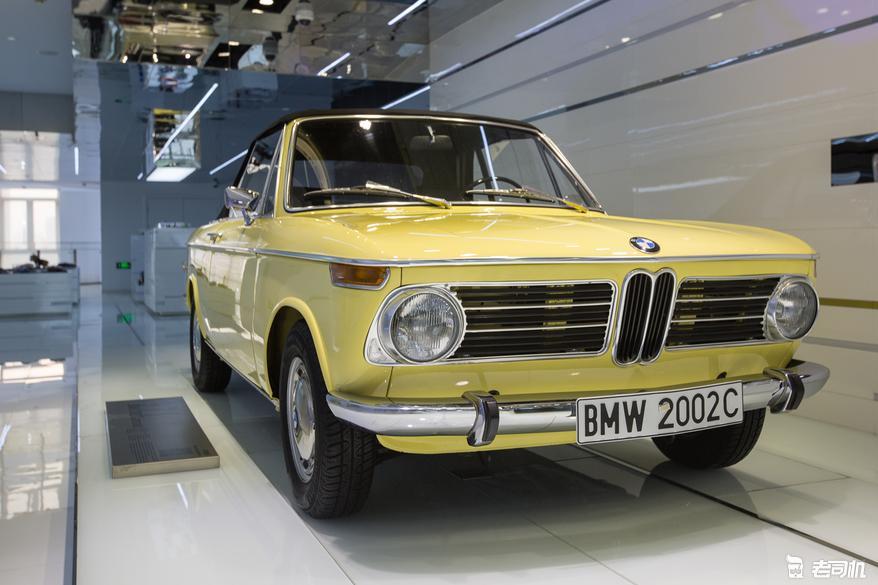 经典老车宝马z8,宝马507和z8