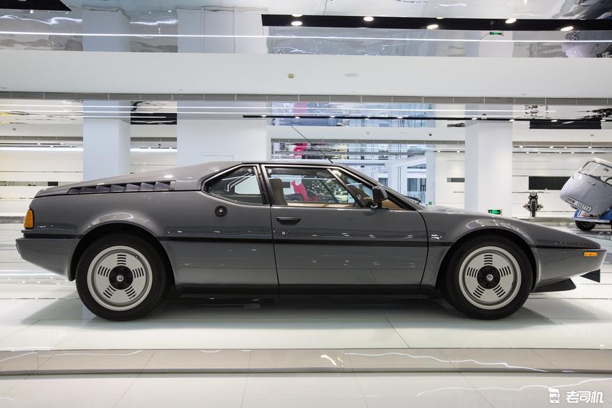 经典老车宝马z8,宝马507和z8