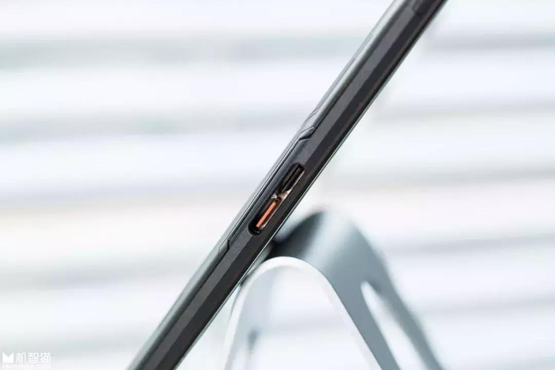 华硕rogphone8值不值得入手,华硕rogphone第二代