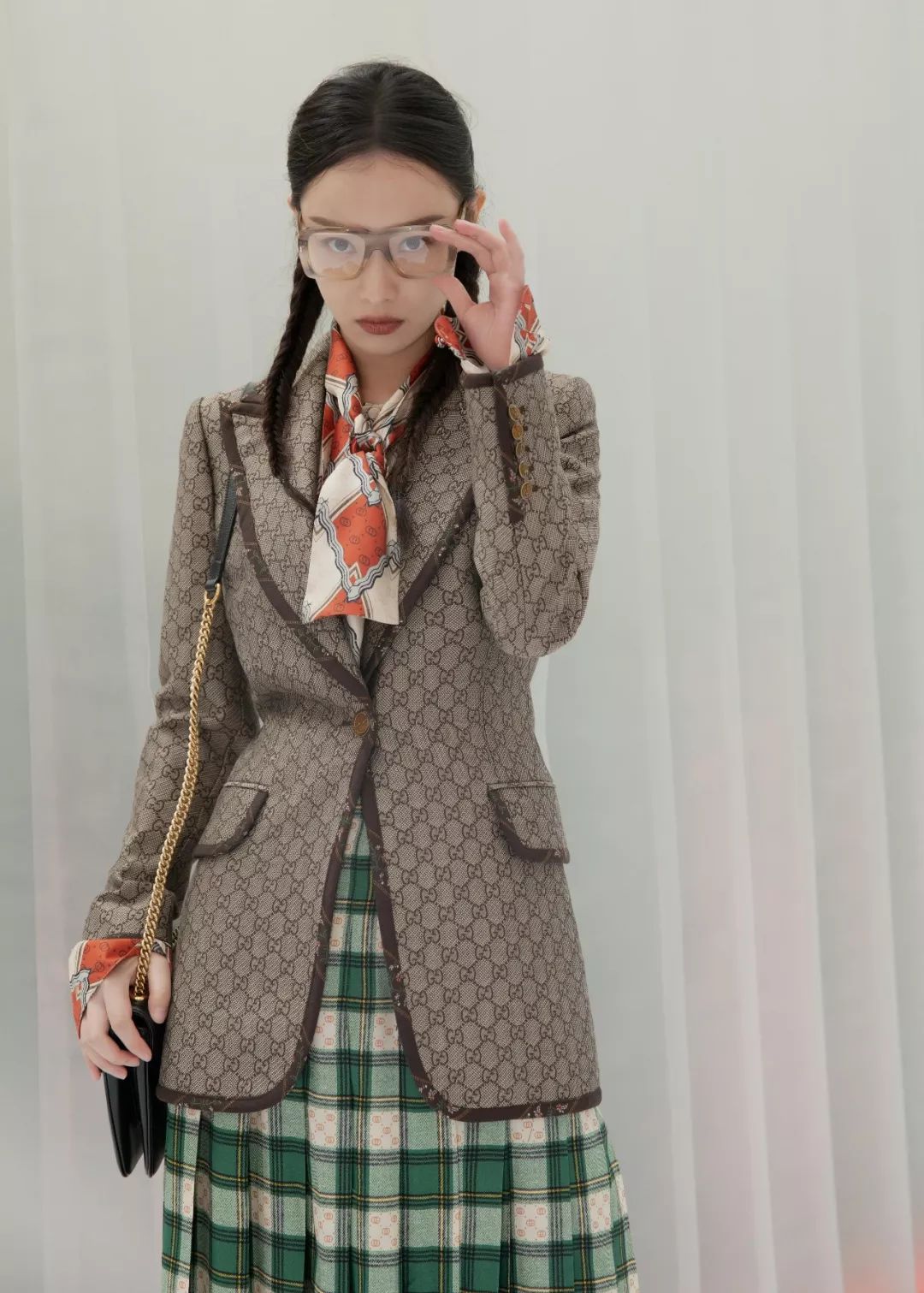 美图｜喵总现身上海看展，共赴古驰艺术盛宴