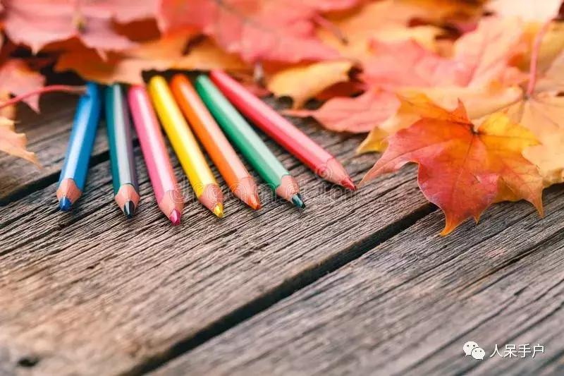 秋天到底是什么颜色的呢,秋天和秋雨是一种什么样的颜色