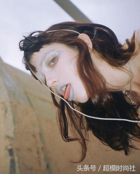 美版小松菜奈，厌世颜小仙女，私底下却是沉迷丧文化的病娇宅？