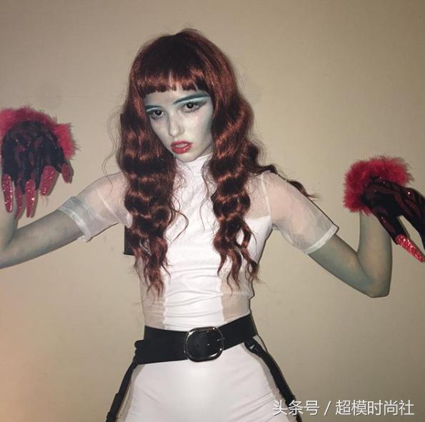 美版小松菜奈，厌世颜小仙女，私底下却是沉迷丧文化的病娇宅？