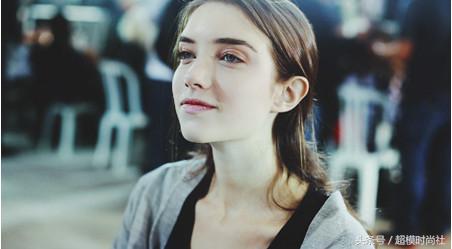 美版小松菜奈，厌世颜小仙女，私底下却是沉迷丧文化的病娇宅？