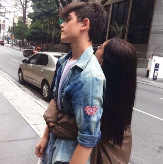 前任放不下前女友的表现有哪些,男友对初恋的离开无法释怀