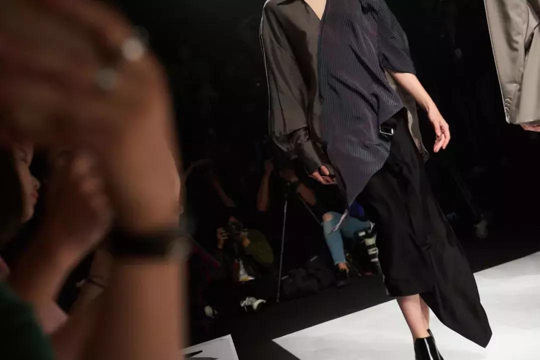 上海时装周看见最美摩登中国风,上海时装周看秀