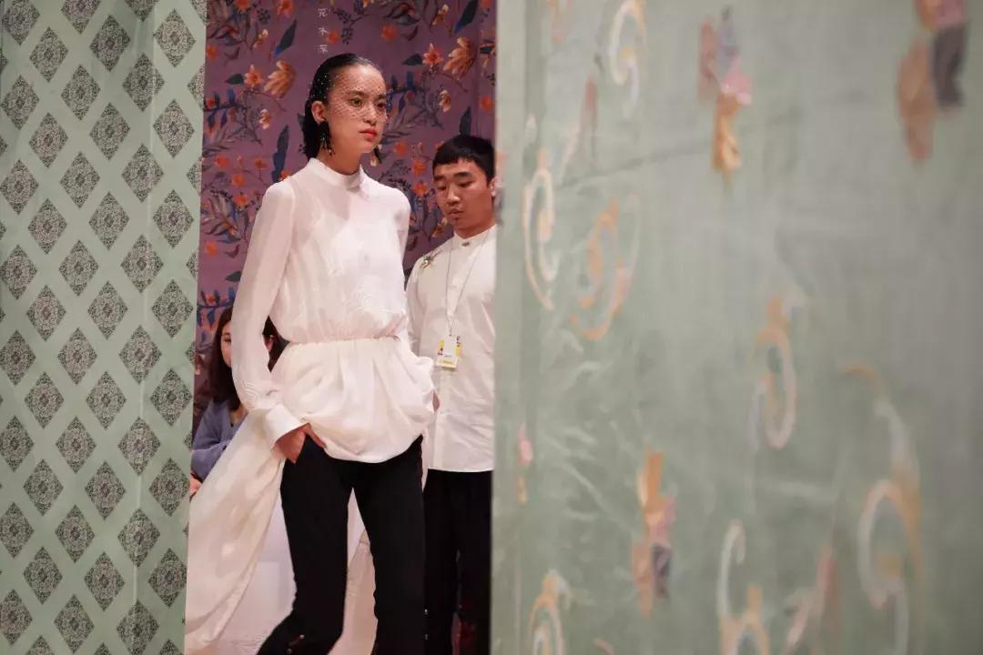 上海时装周看见最美摩登中国风,上海时装周看秀