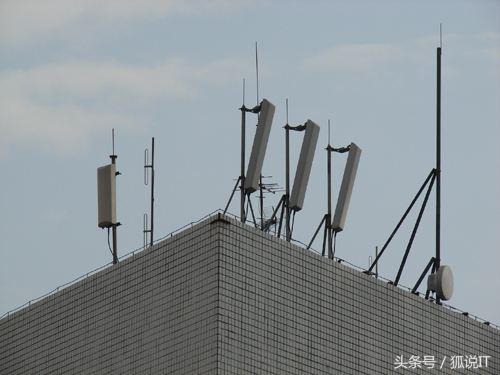 居民怕辐射要求拆除通信基站,居民楼担心基站辐射