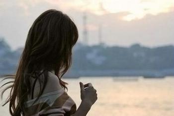 深夜产房：母亲要给女儿代孕生子，只因为女儿没阴道