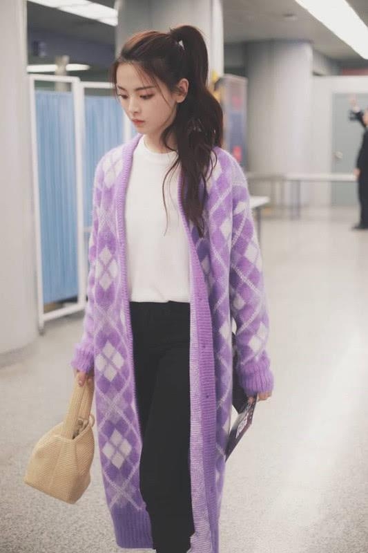 杨超越巴黎秀,杨超越近期风格变化大