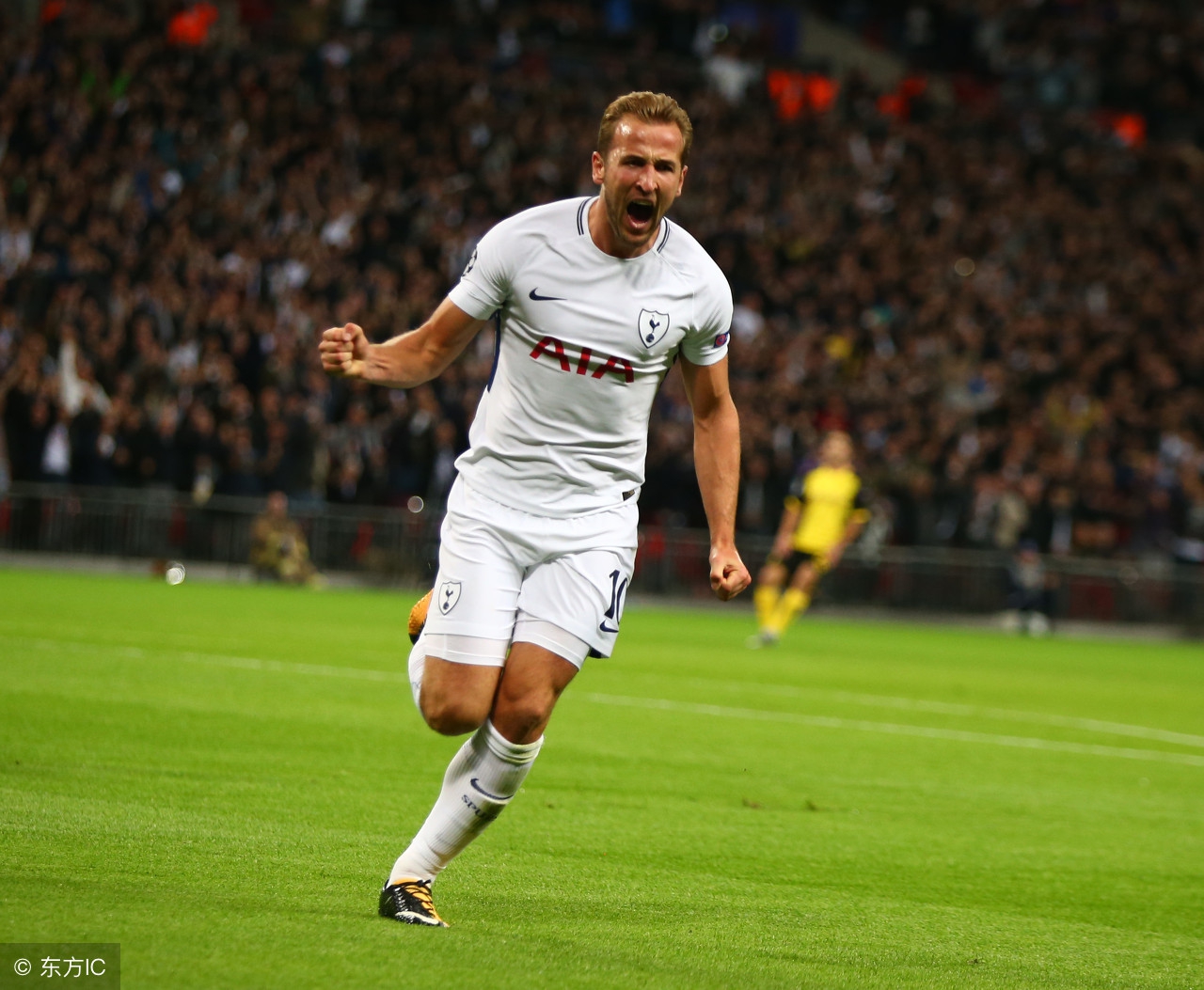 分析莱万排名次于梅西的原因,排名第一莱万