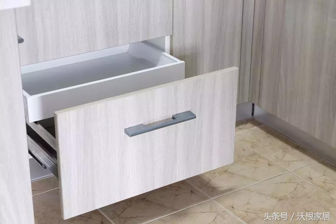 鸡肋厨房神改造,效果堪比整(huan)容(tou)