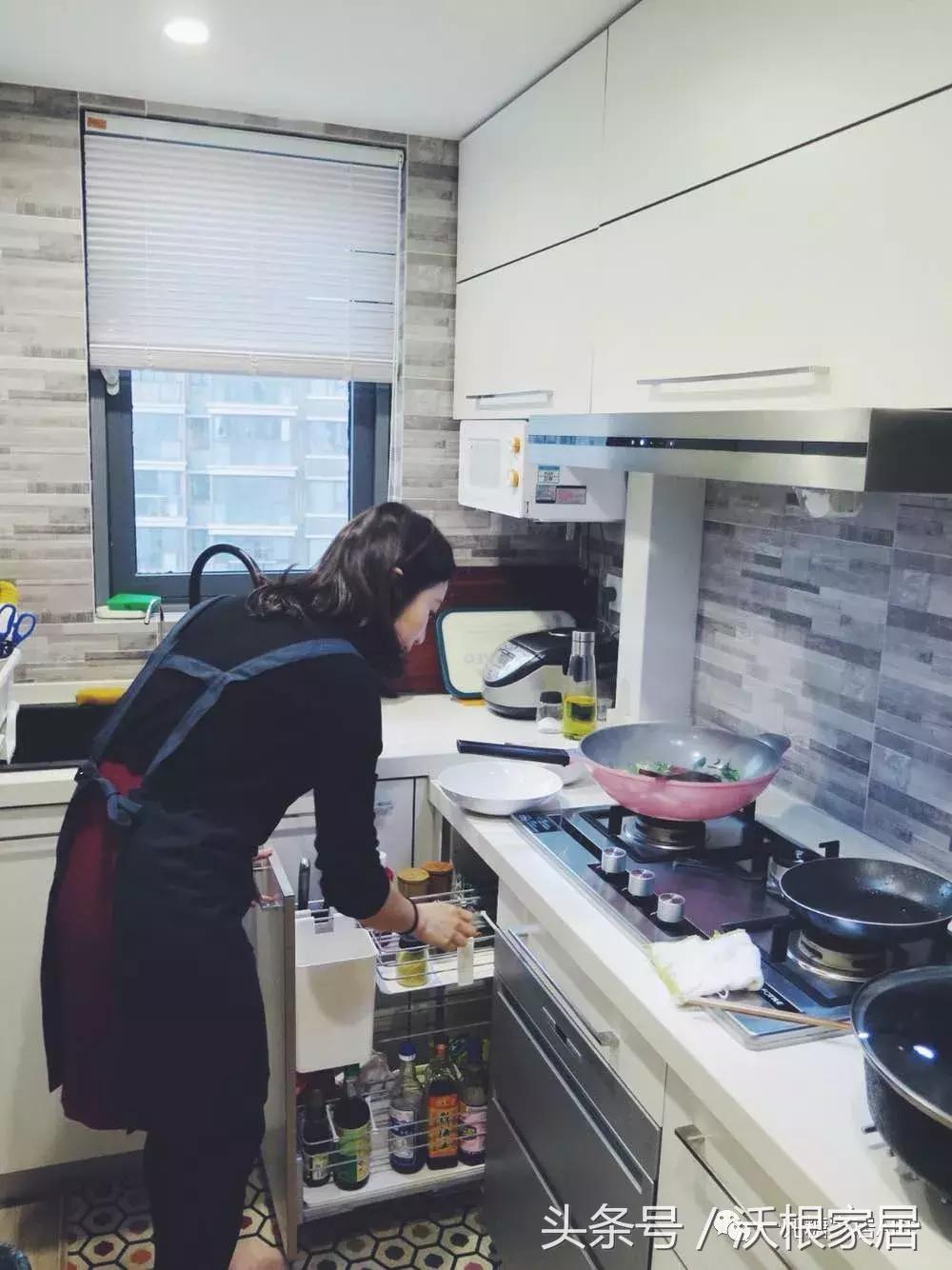 鸡肋厨房神改造,效果堪比整(huan)容(tou)