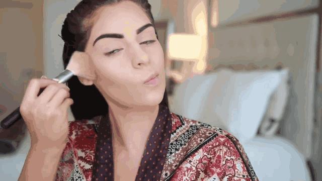 秋冬日杂妆容教程,秋日浓情复古妆容