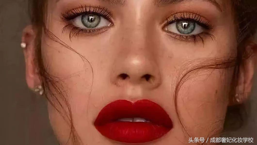 秋冬日杂妆容教程,秋日浓情复古妆容