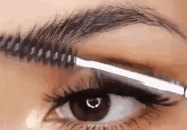 秋冬日杂妆容教程,秋日浓情复古妆容