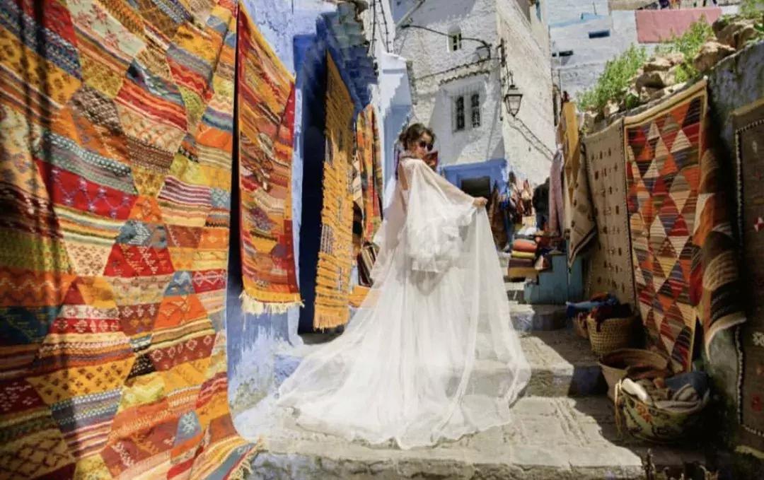 小个子拍婚纱照能拍出高级感,婚纱照拍摄怎么摆姿势更上镜