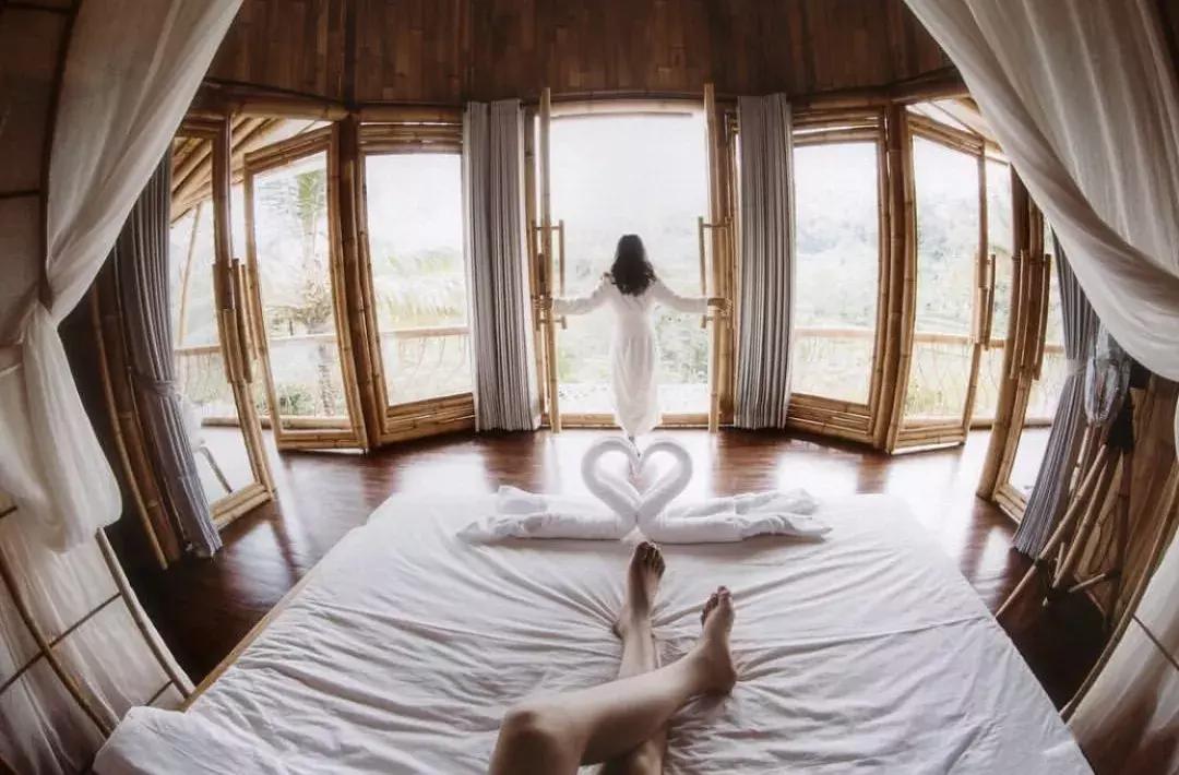 小个子拍婚纱照能拍出高级感,婚纱照拍摄怎么摆姿势更上镜