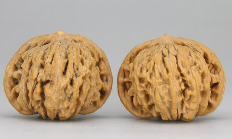 彻底走下神坛的文玩核桃,核桃逆袭