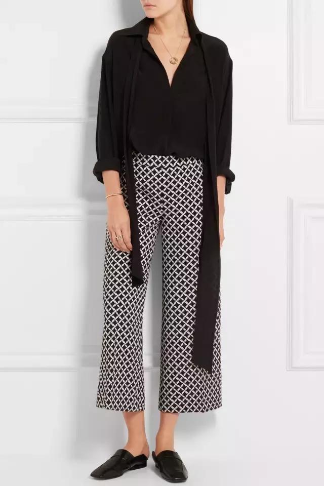 今年必备的时尚单品,今年秋天最时尚穿搭