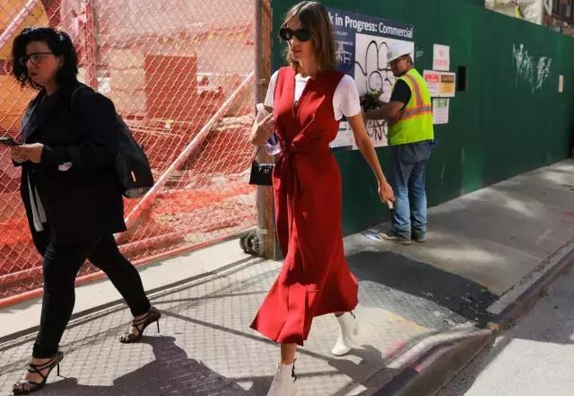 今年必备的时尚单品,今年秋天最时尚穿搭