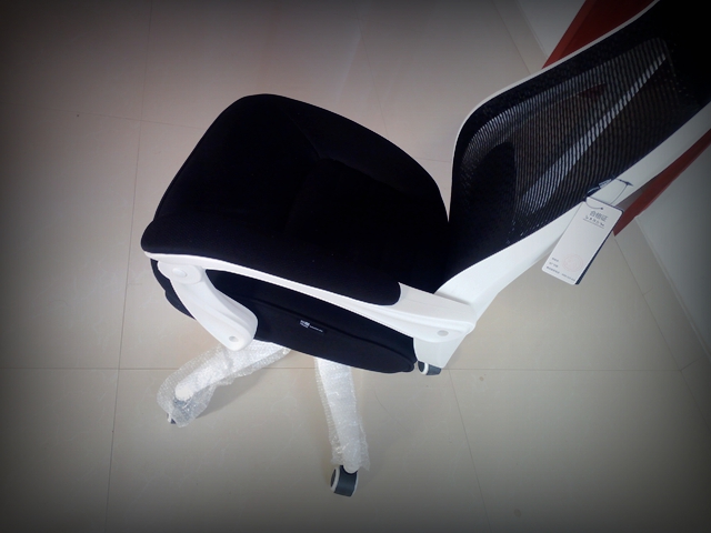 黑白调可躺办公椅,网易严选黑白调人体工学椅