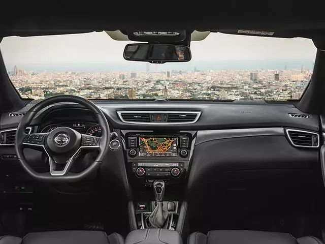 日产逍客发动机mr20怎么样,日产逍客换上奔驰标好看吗