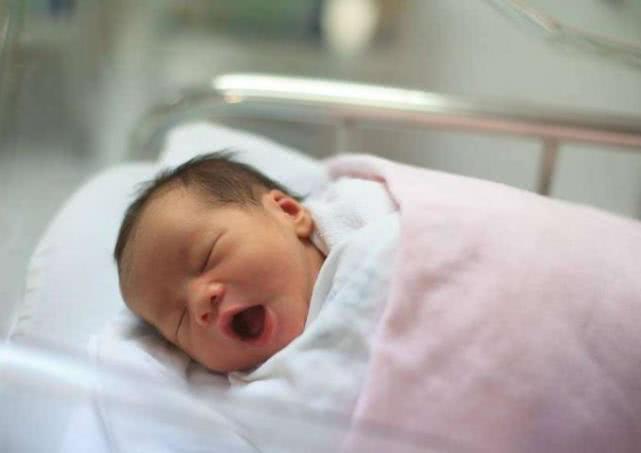 宝宝要出生前几天孕妈有哪些症状,宝宝出生前宝妈有哪些反应