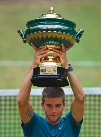 一笑倾城！22岁丘里奇打进大师杯决赛！这颗95后新星包你路转粉